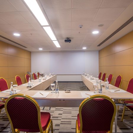 Tav Airport Hotel Izmir Zewnętrze zdjęcie