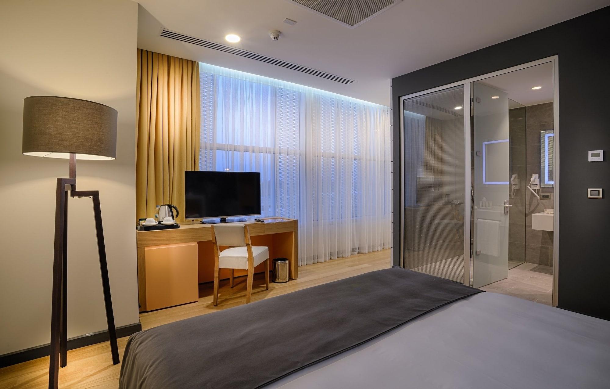 Tav Airport Hotel Izmir Zewnętrze zdjęcie